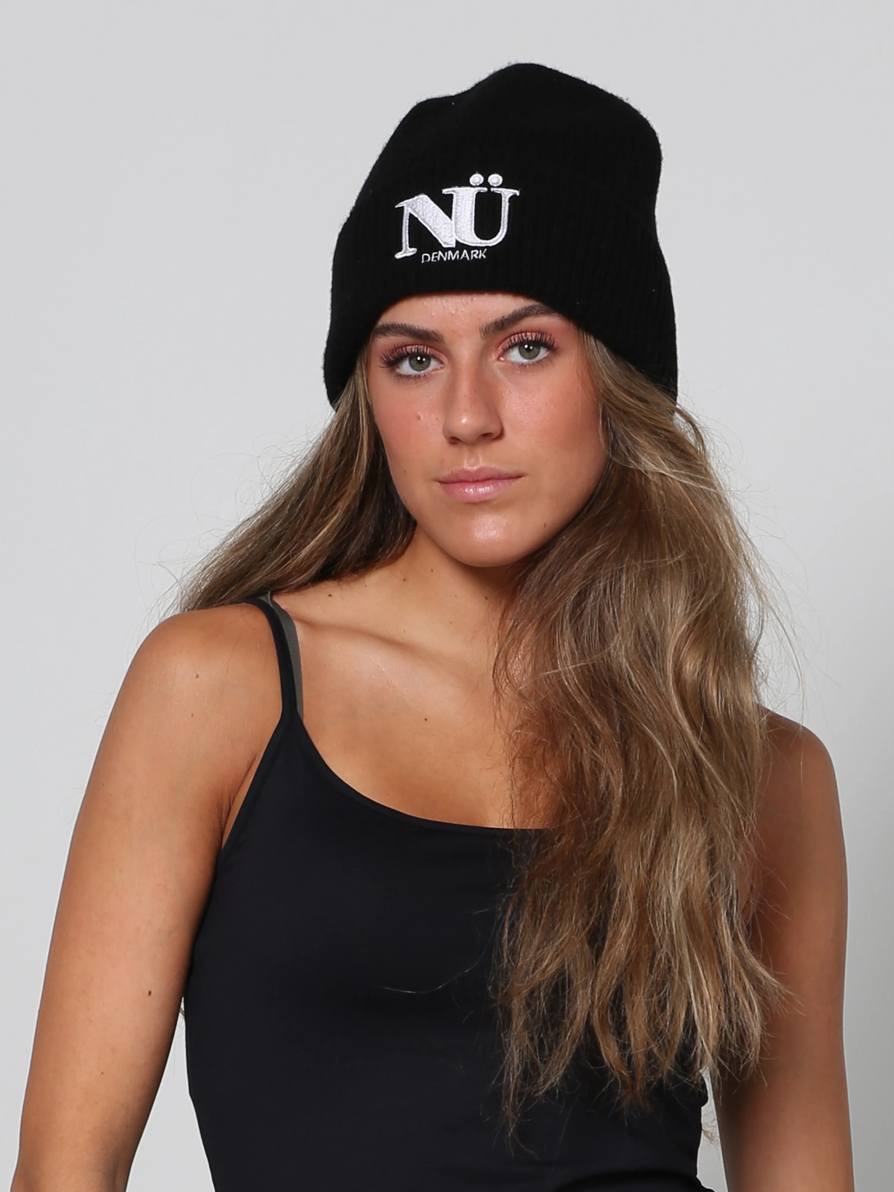 Beanie - Black with white