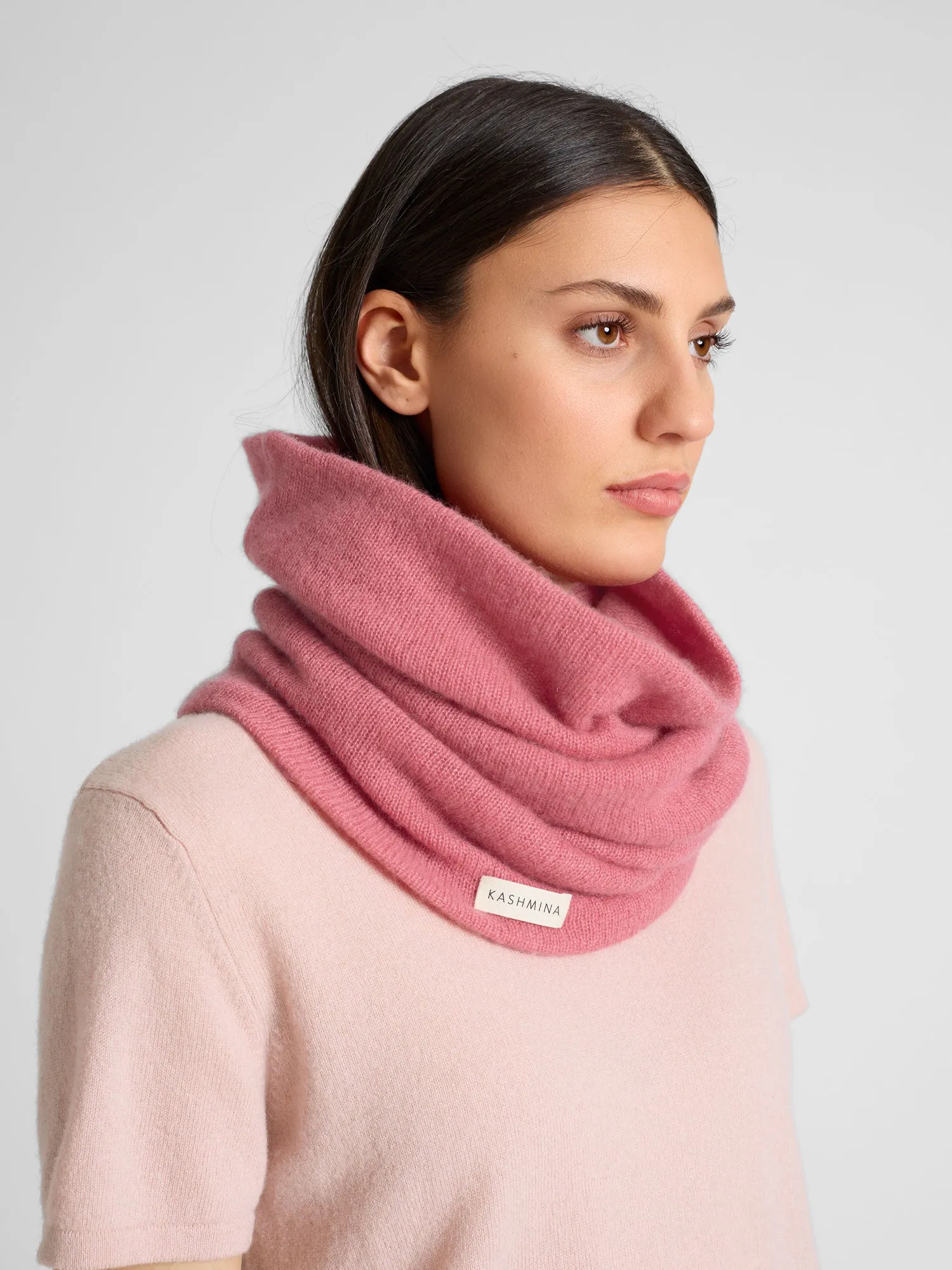 Cashmere snood "Eida" - pink berry