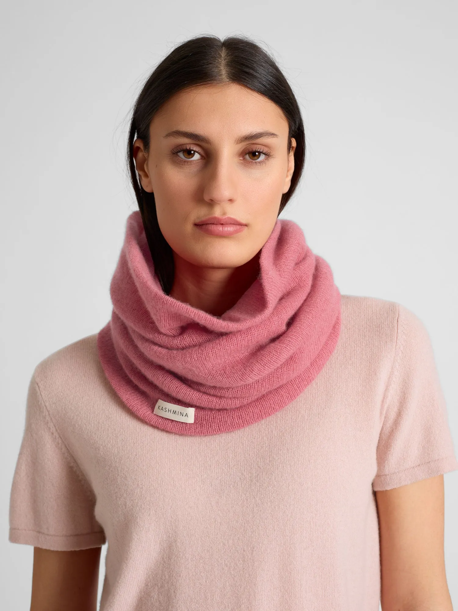 Cashmere snood "Eida" - pink berry