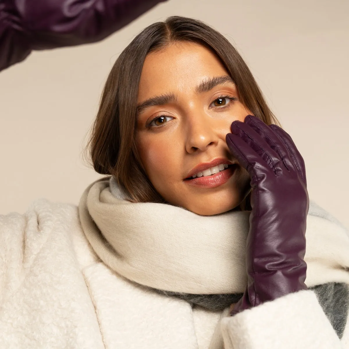 Ivy (purple) - sheepskin leather gloves with wool/cashmere lining & touchscreen feature