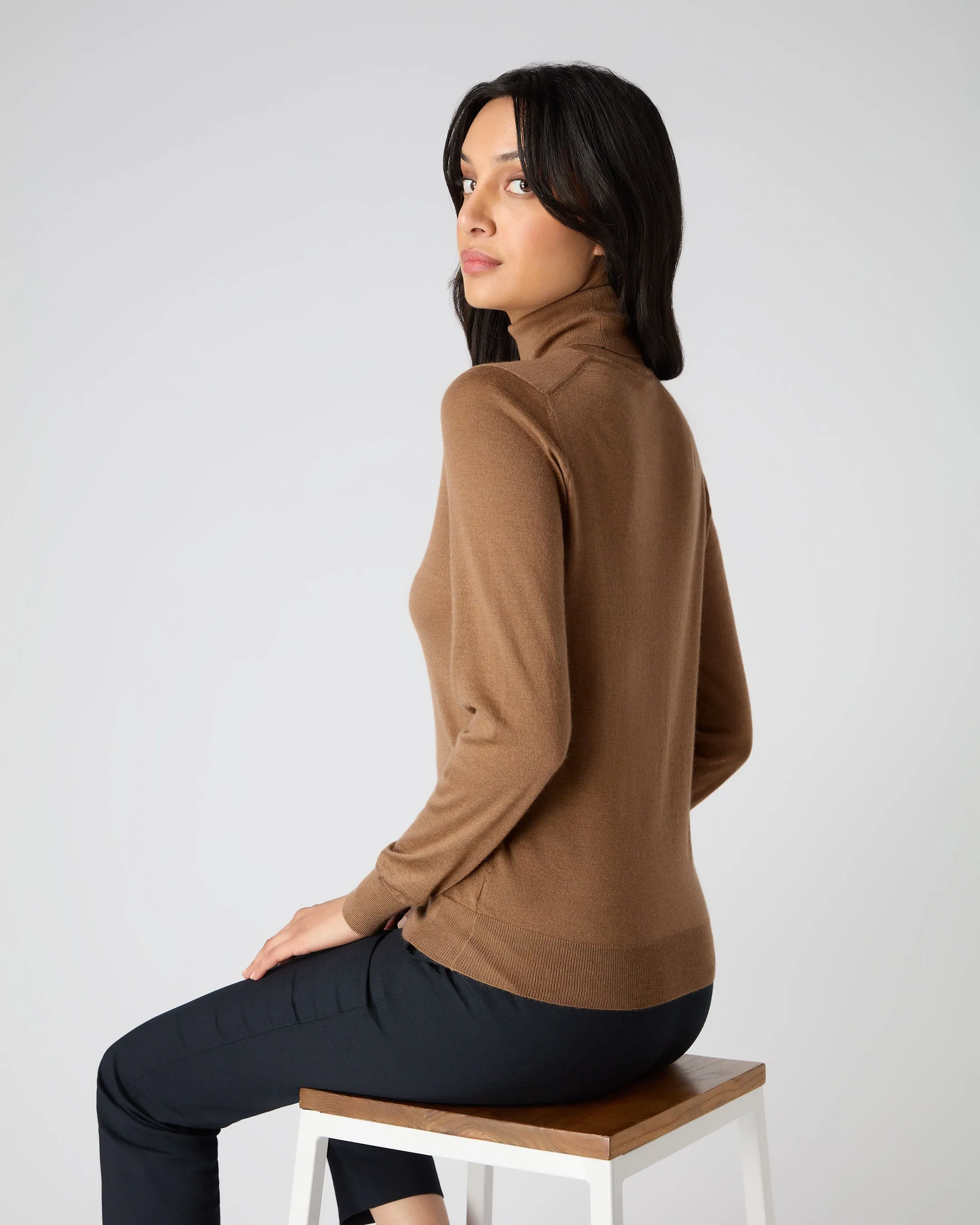 Women's Margot Superfine Cashmere Turtle Neck Sweater Dark Camel Brown